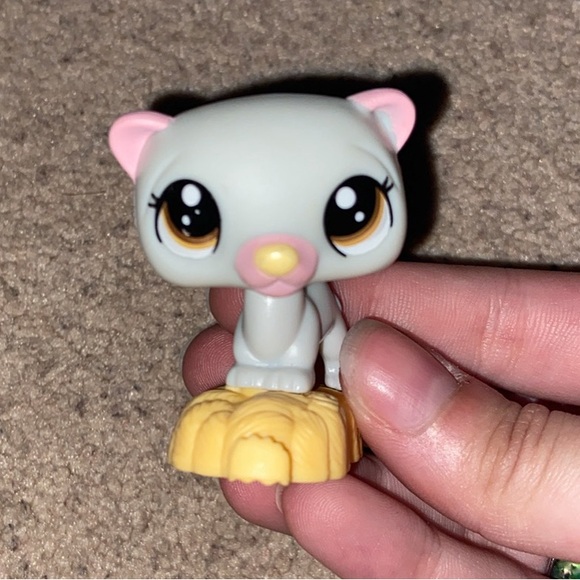 OG not fake littlest pet shop w/mounts - Picture 2 of 4